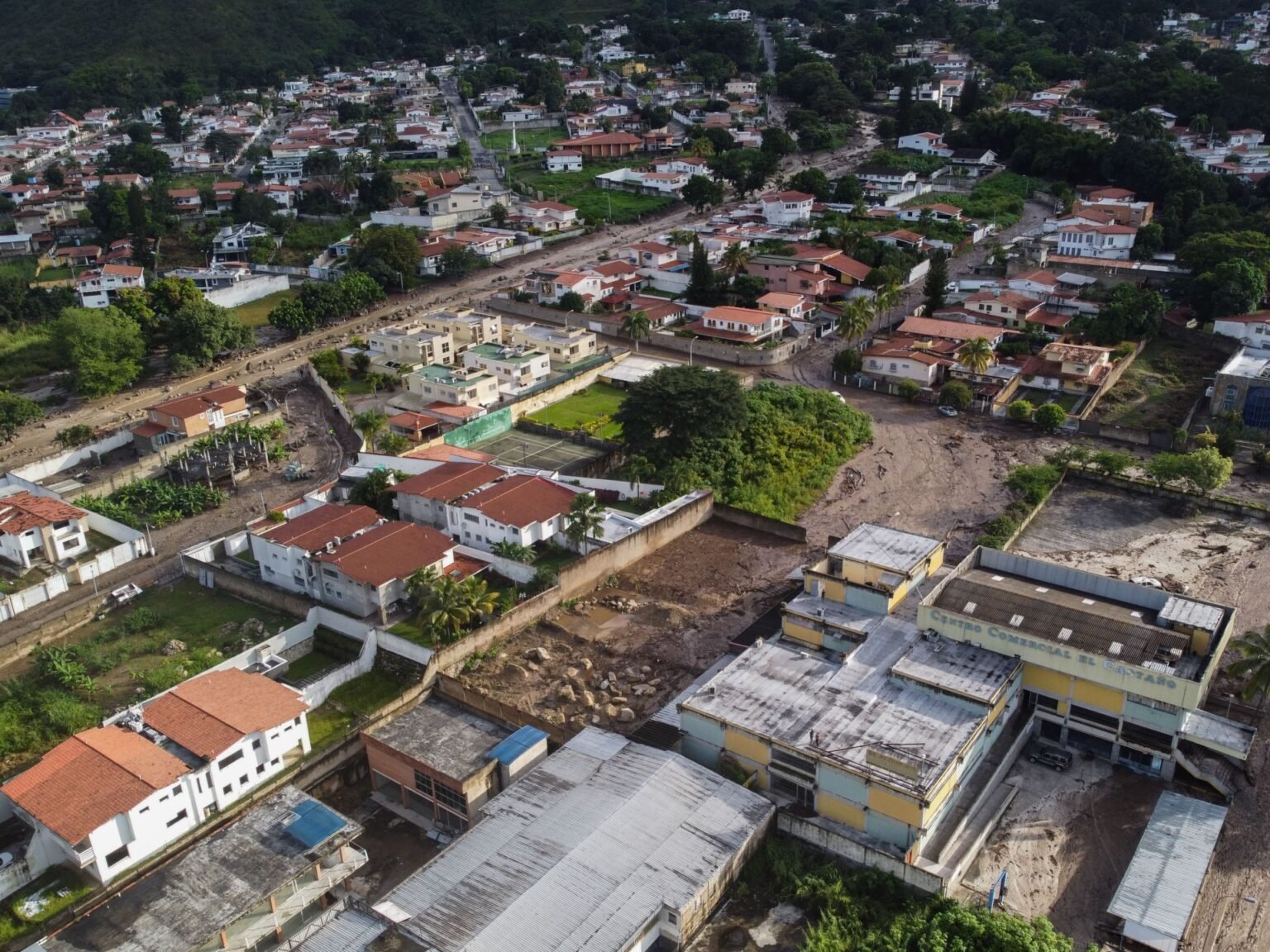 At least 3 dead in another landslide in Venezuela
