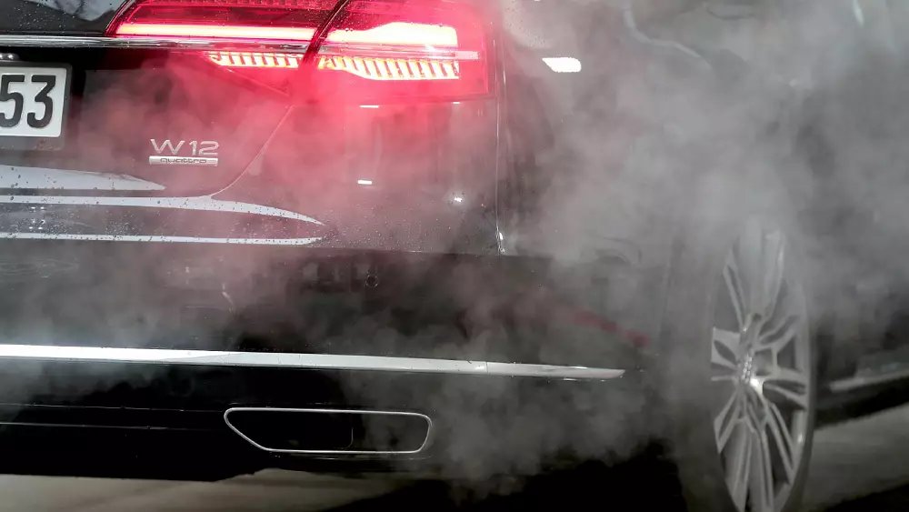 EU to phase out new combustion engine cars by 2035