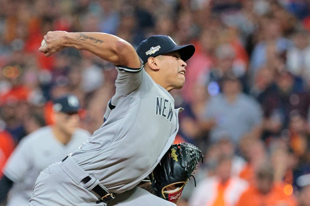 Jonathan Loaisiga pitches on Thursday during the Yankees' Game 2 loss to the Astros.