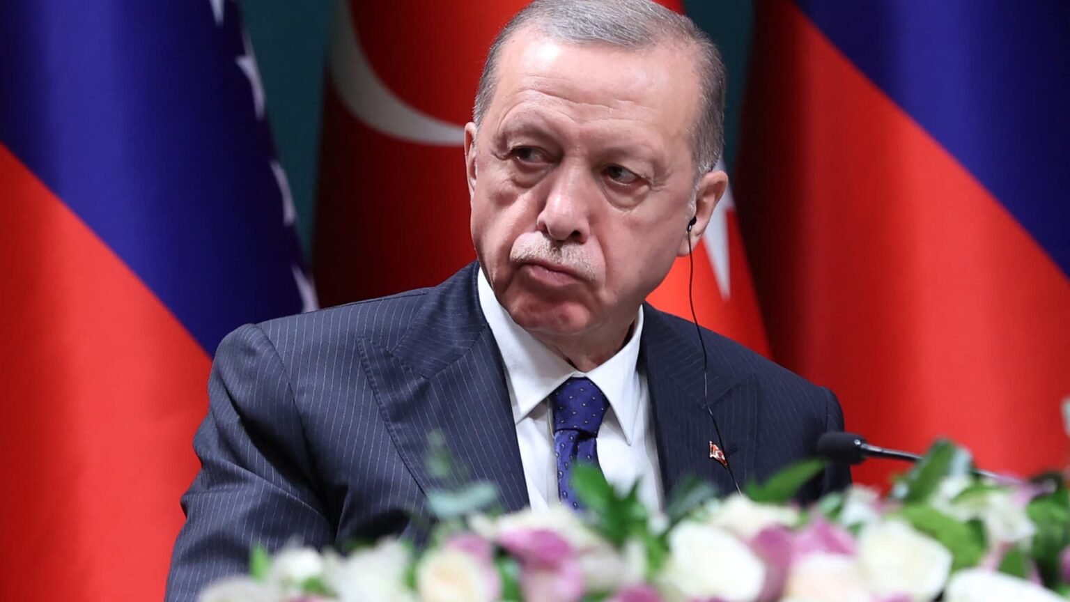 Turkey slashes interest rates by 150 basis points despite inflation at 83%