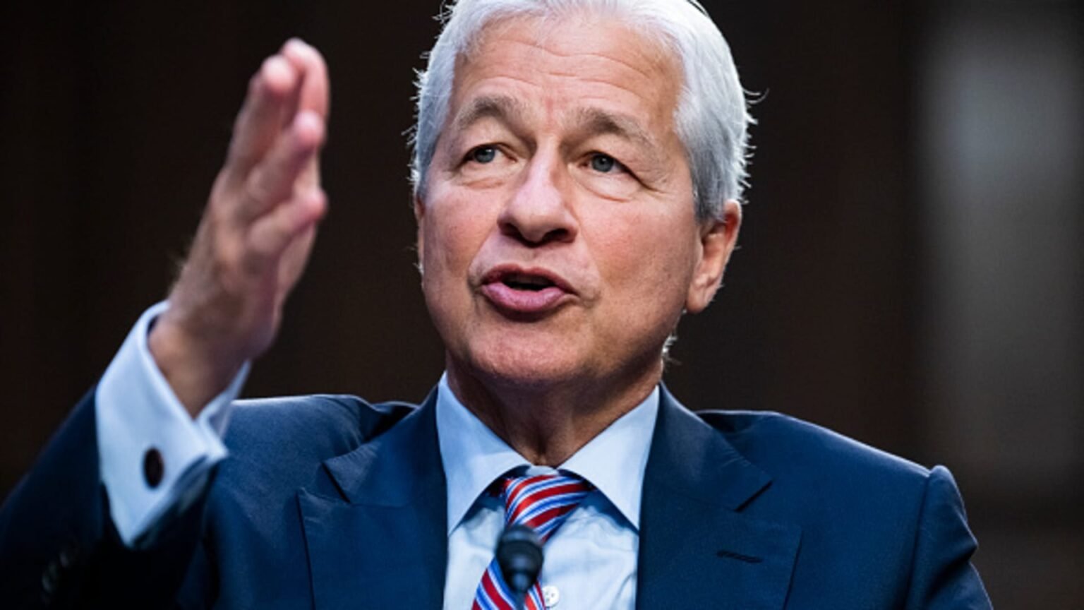 JPMorgan Chase tops estimates as bank reaps more interest income than expected after jump in rates