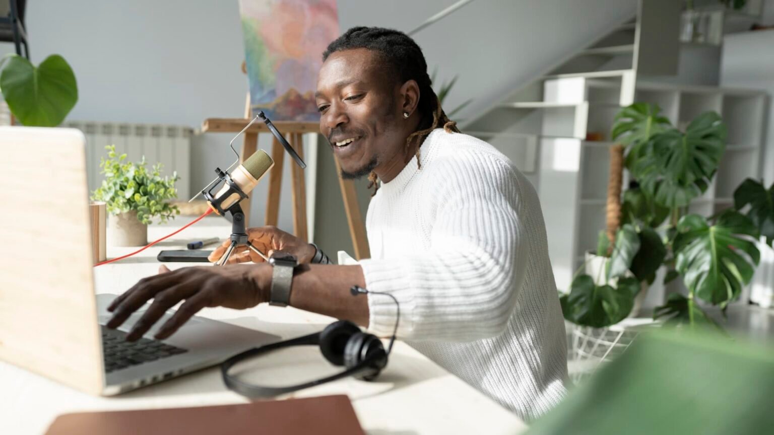 9 in-demand side hustles that can be done from home—and how much they pay