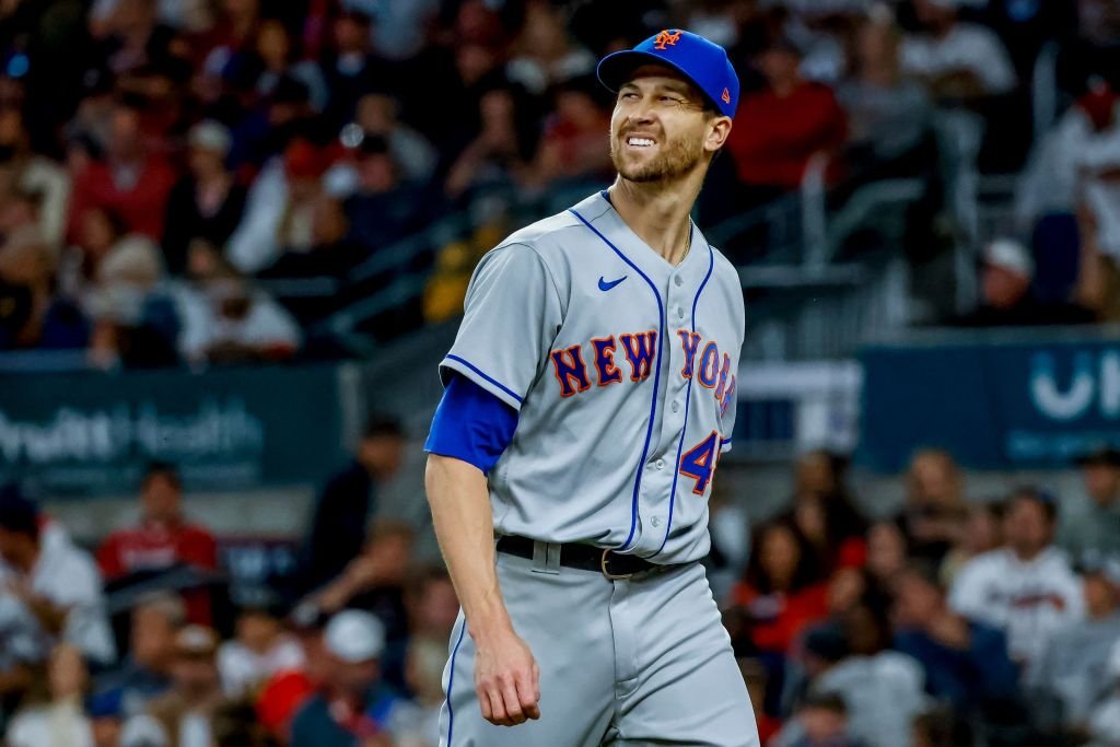 Jacob deGrom reacts during his rough start.