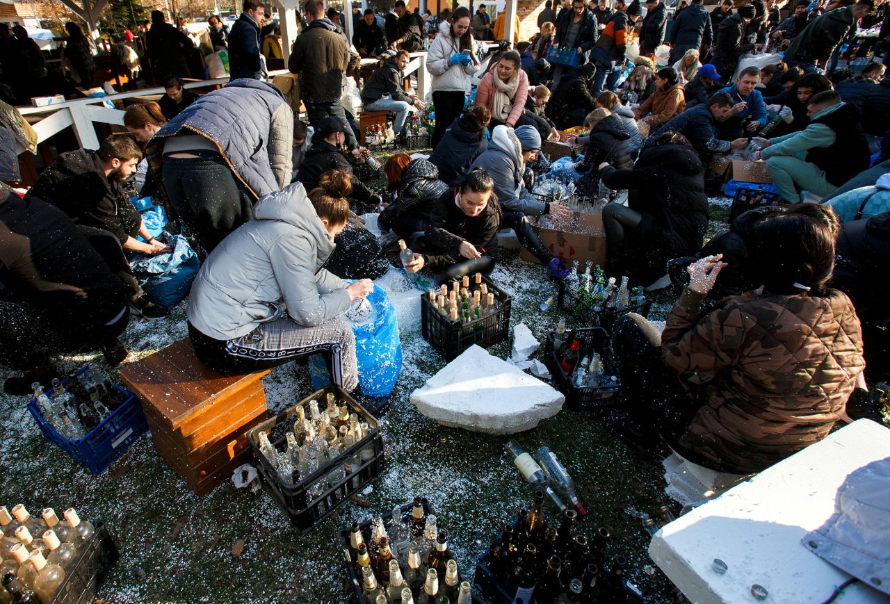 Local residents prepare Molotov cocktails in Uzhhorod, Ukraine, on February 27.