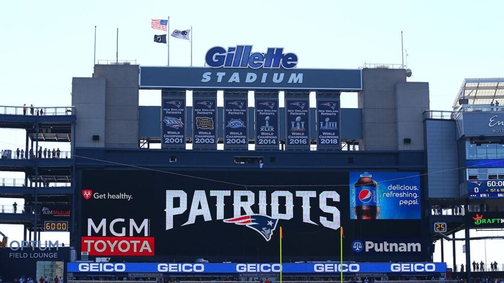 New England Patriots sign North Dakota pizza store employee to practice team