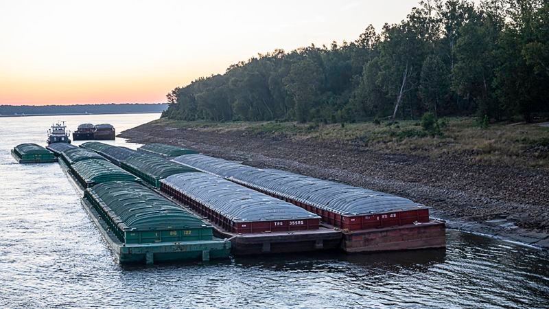 Another supply chain crisis: Barge traffic halted on Mississippi River by lowest water levels in a decade