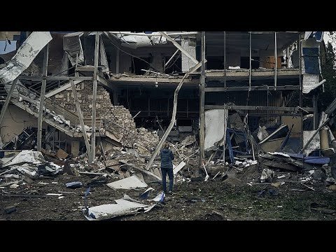 Ukraine war: Mykolaiv residents band together despite looming fears of attack
