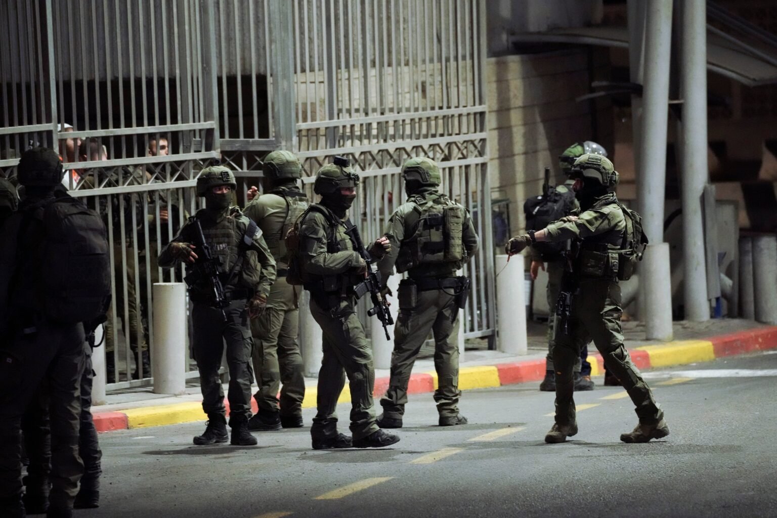 Palestinian gunman kills woman Israeli soldier in Jerusalem