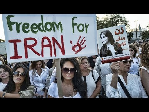 Students in Iran continue to defy police crackdown and demonstrate against government