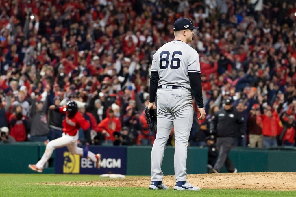 Yankees blow it in ninth to fall to brink of elimination