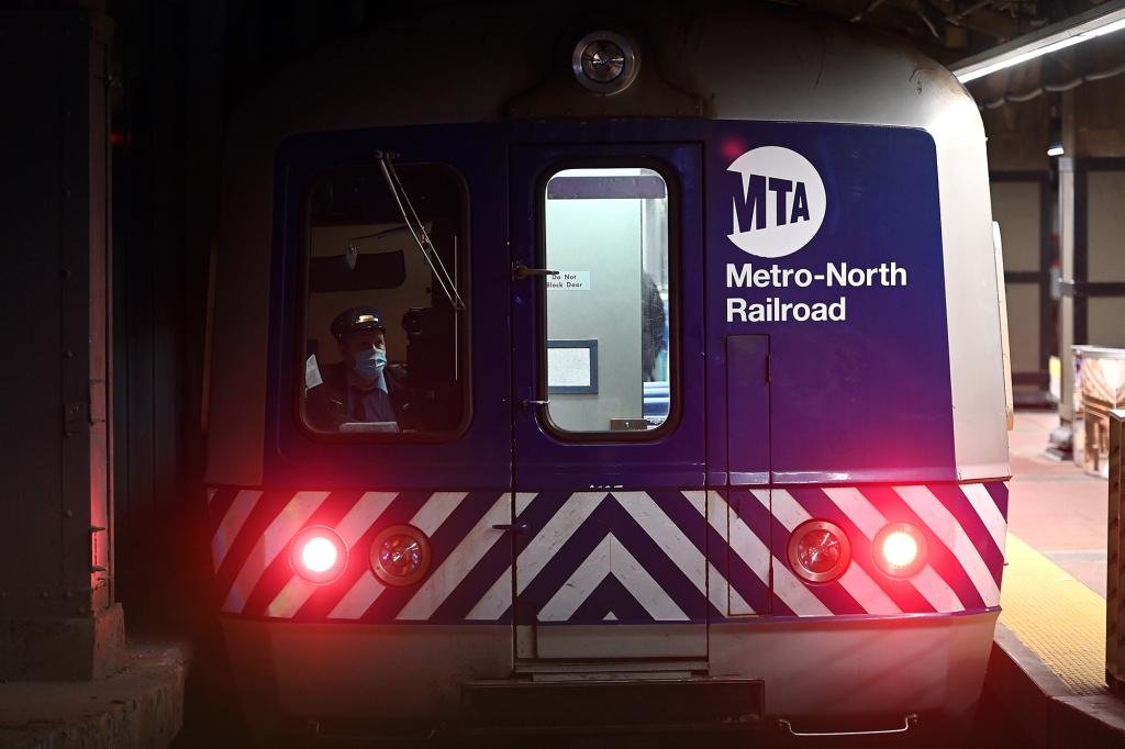 Grand Central Station tunnel trespasser causes rush hour train delays: MTA