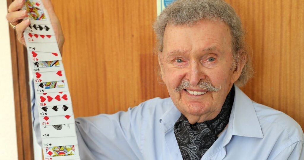 World’s oldest magician known for ‘creating poodles from thin air’ dies