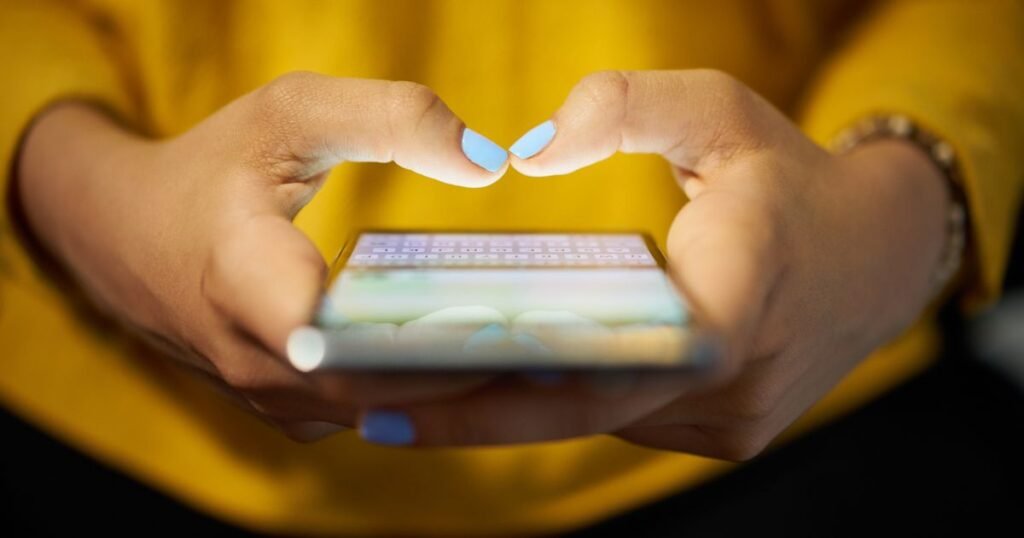 Met Police refuses to take action after ‘officer sends woman improper texts’
