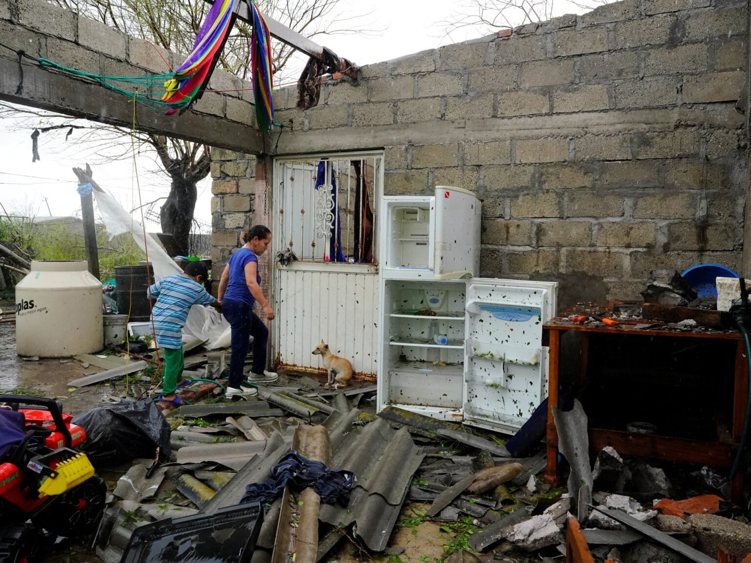 Photos: Hurricane Roslyn dumps heavy rain in Mexico