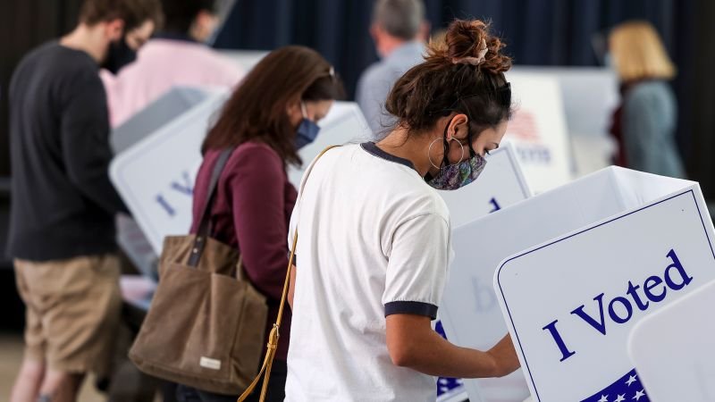 Opinion: Democrats just can’t seal the deal with young Americans