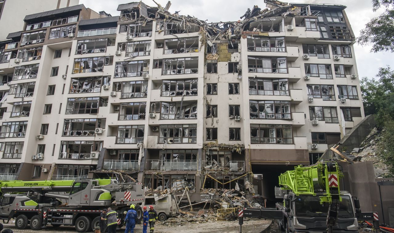 An apartment building in the Shevchenkivskiy district of Kyiv, Ukraine, is damaged during a Russian airstrike, on June 26. Several explosions rocked the west of the Ukrainian capital in the early hours of Sunday morning, with at least two residential buildings struck, according to Kyiv mayor Vitali Klitschko. 
