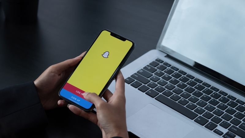 Snap stock falls nearly 25% after revenue hit by shrinking advertiser budgets