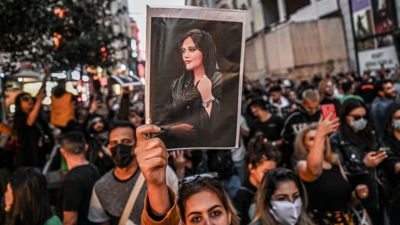 Opinion: The relentless bravery of Iranian protesters is a moral test for the Western world