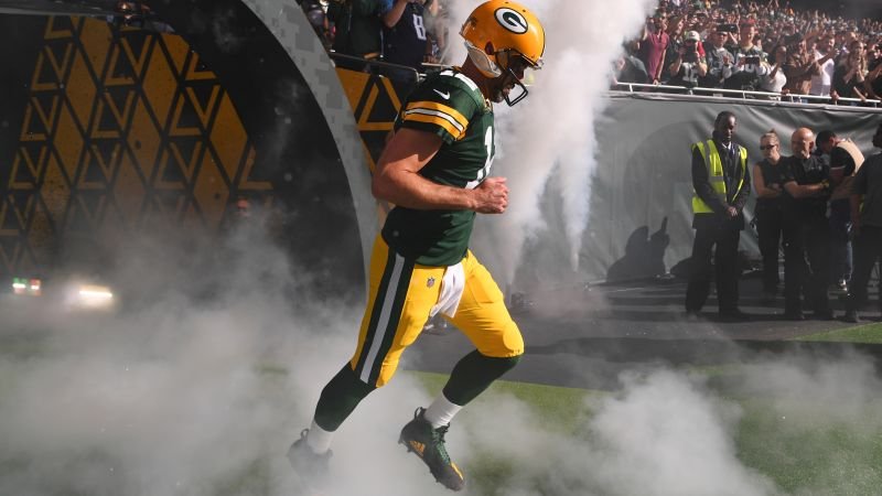 Aaron Rodgers makes long-awaited London debut as Green Bay Packers lose to New York Giants