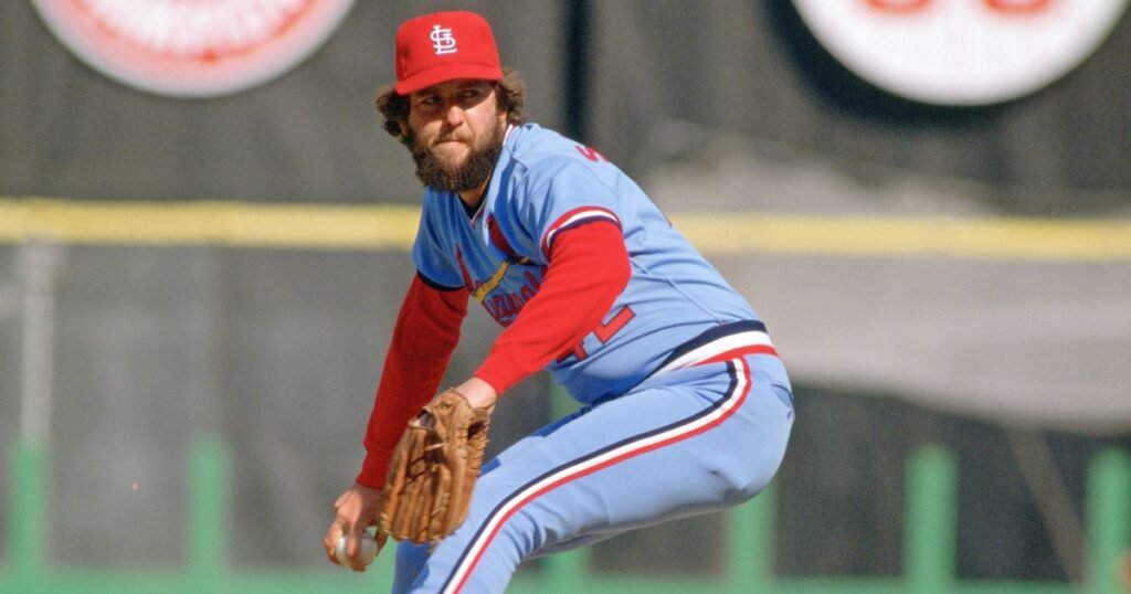 Bruce Sutter, Hall of Fame pitcher and Cy Young winner, dies at 69
