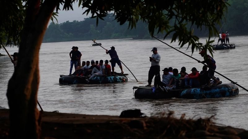 US border encounters top 2 million in fiscal year 2022