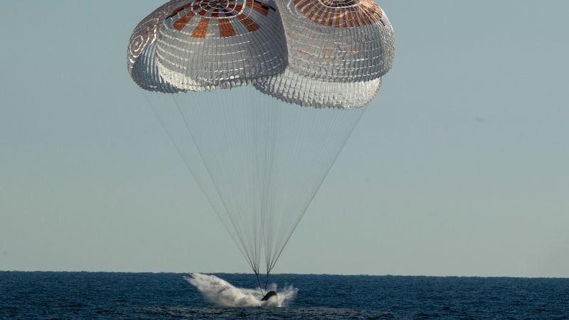 Astronauts returning home from space station splash down off Florida coast