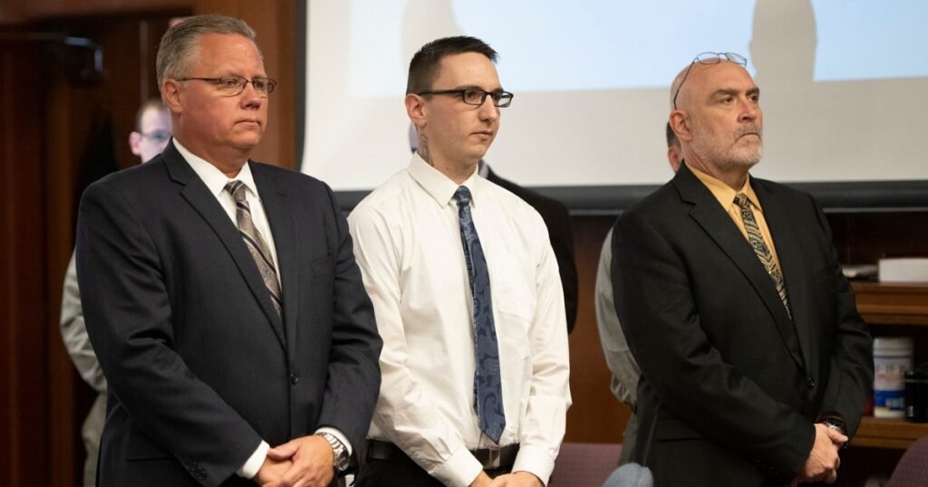 Accused of flirting, juror dismissed from Whitmer kidnapping plot trial