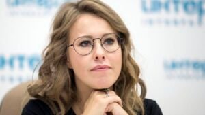 TV host and ex-presidential candidate Ksenia Sobchak flees Russia after apartment search