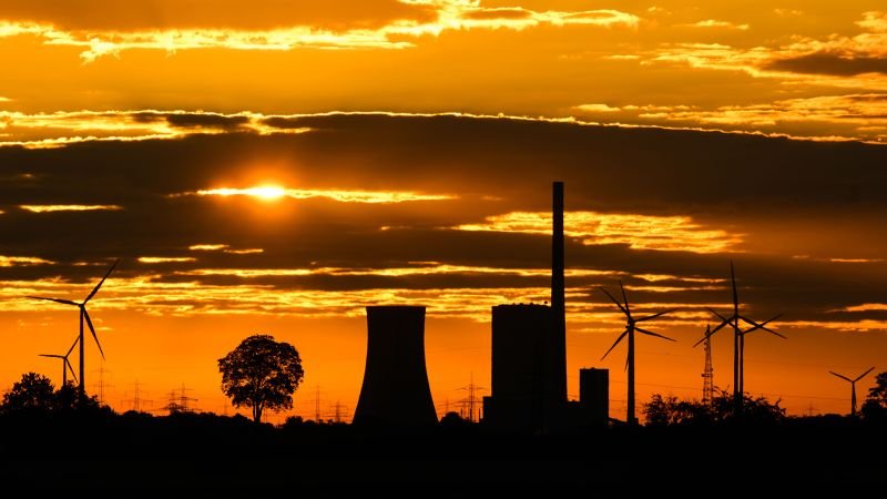 The peak in global fossil fuel emissions is just around the corner