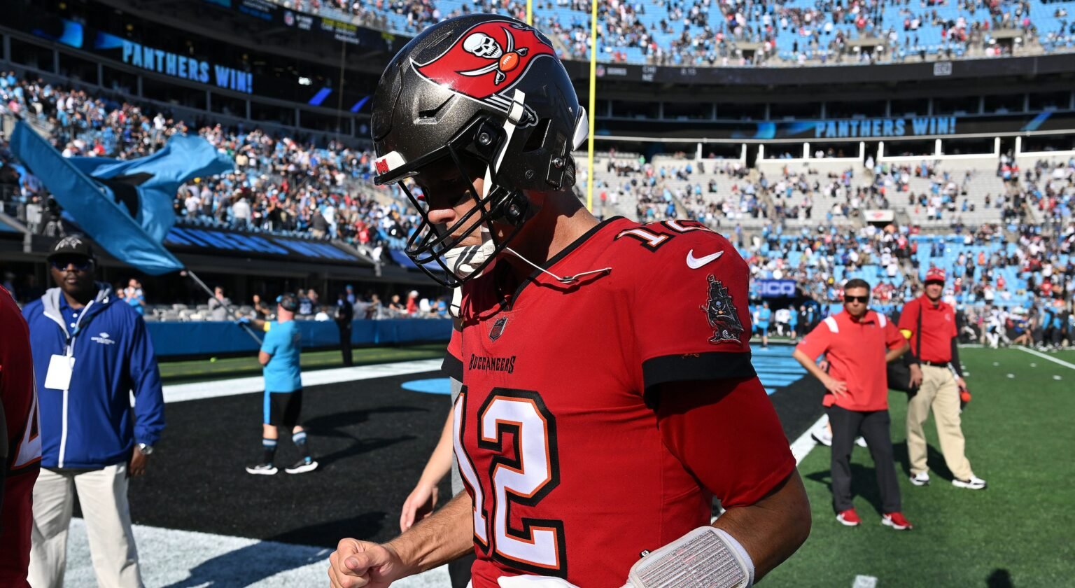 Tom Brady vows he won’t retire from Bucs midseason: ‘I made a commitment to this team’