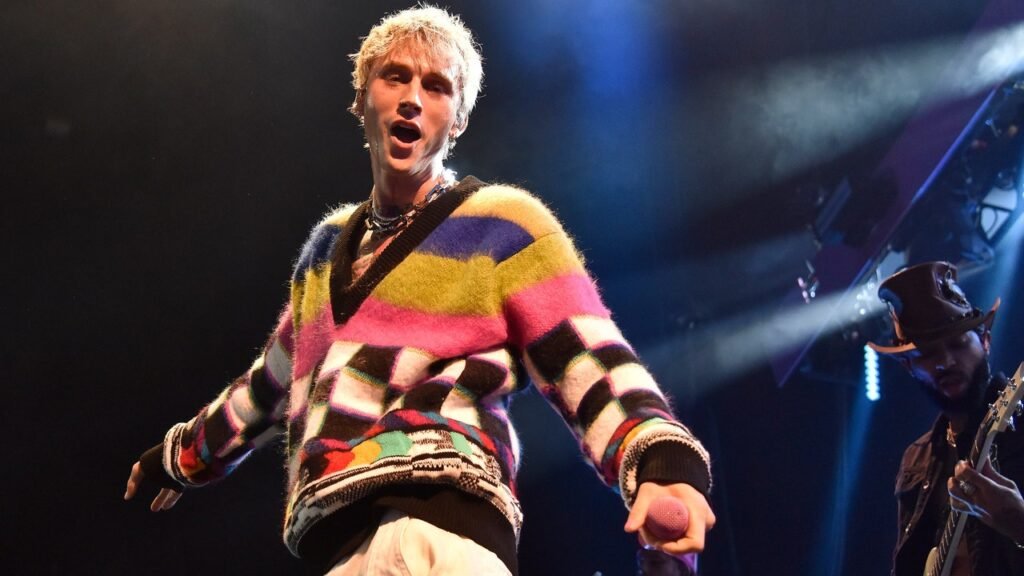 The Teenage-Dirtbag Sweater Is My New Fall Staple