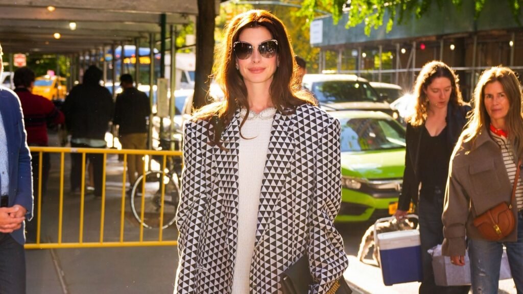 Anne Hathaway Shows How to Wear a Big, Boxy Blazer This Fall