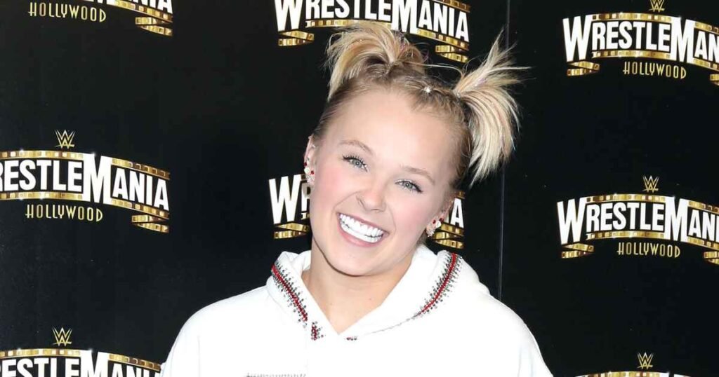 JoJo Siwa Reveals Demi Lovato and Jenna Dewan Helped Her ‘Gay Awakening’: ‘Immediately Knew Men Are Not My Thing’
