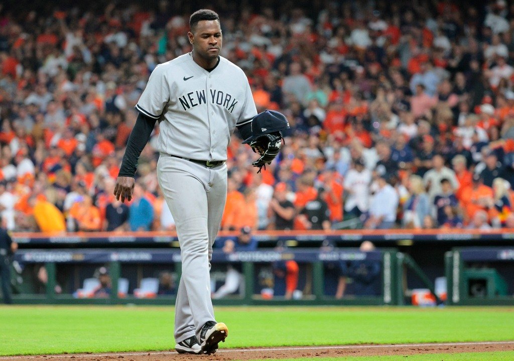 Luis Severino heads back to the dugout after being taken out of the game during the sixth inning of the Yankees' 3-2 loss in Game 2 of the ALCS.