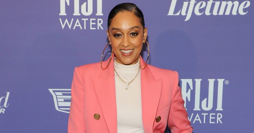 Tia Mowry Ditches Wedding Ring After Announcing Divorce From Husband Cory Hardrict: Photos