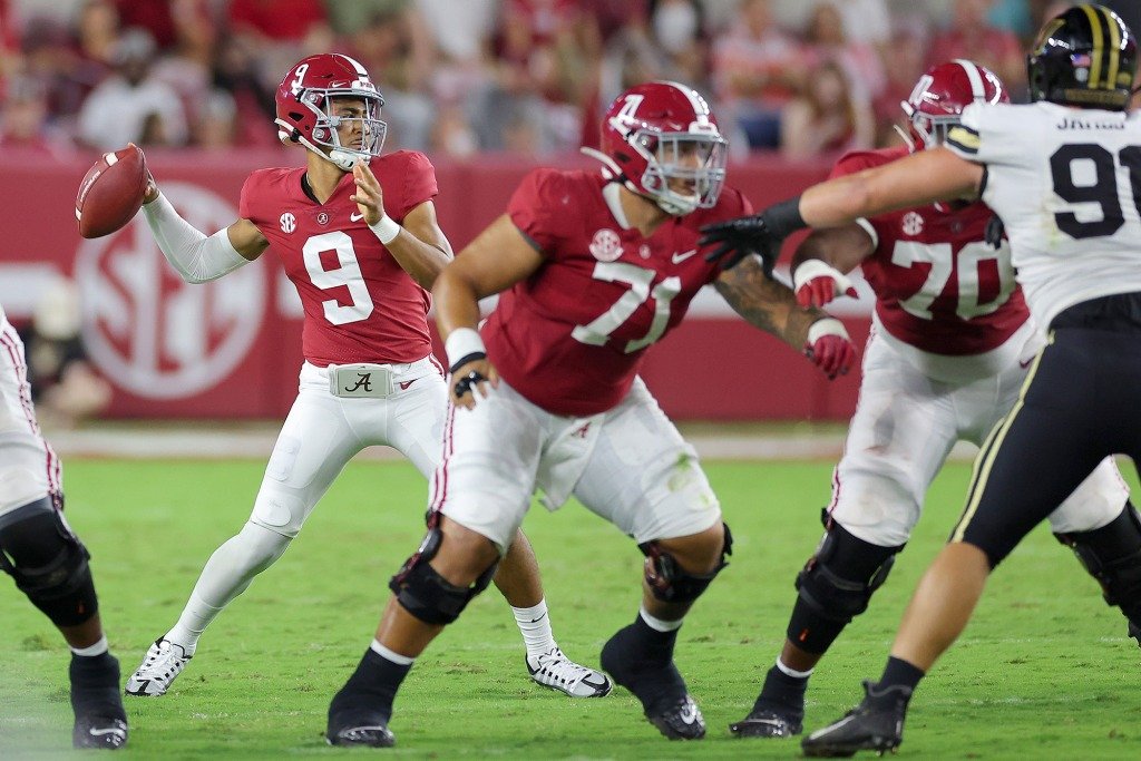 Bryce Young #9 of the Alabama Crimson Tide throws a pass against the Vanderbilt Commodores during the first half of the game at Bryant-Denny Stadium on September 24, 2022 in Tuscaloosa, Alabama. 