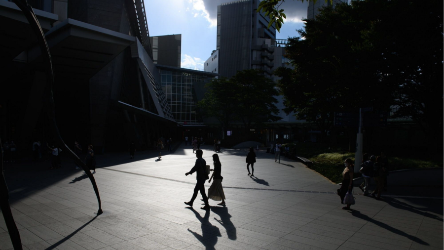 Negative-yielding debt slides below $2tn as central banks lift rates