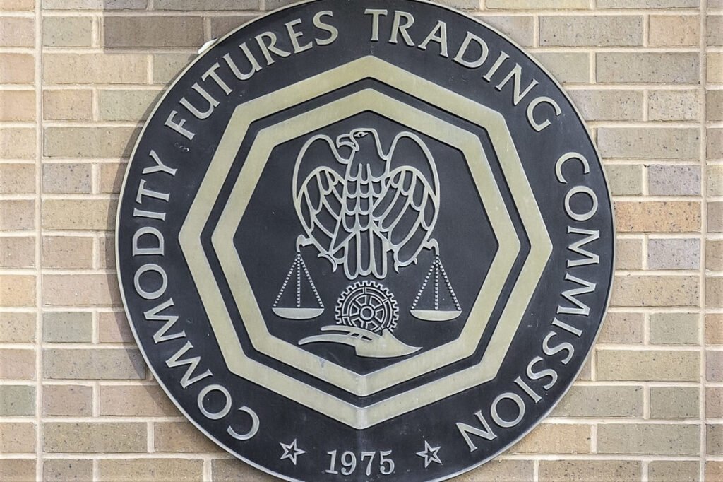 CFTC Commissioner Compares Crypto Market Crash to 2008 Global Financial Crisis – More Regulation Coming?