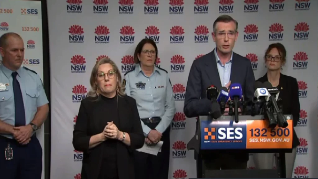‘Heavy rainfall’ expected overnight across east coast, Sydney