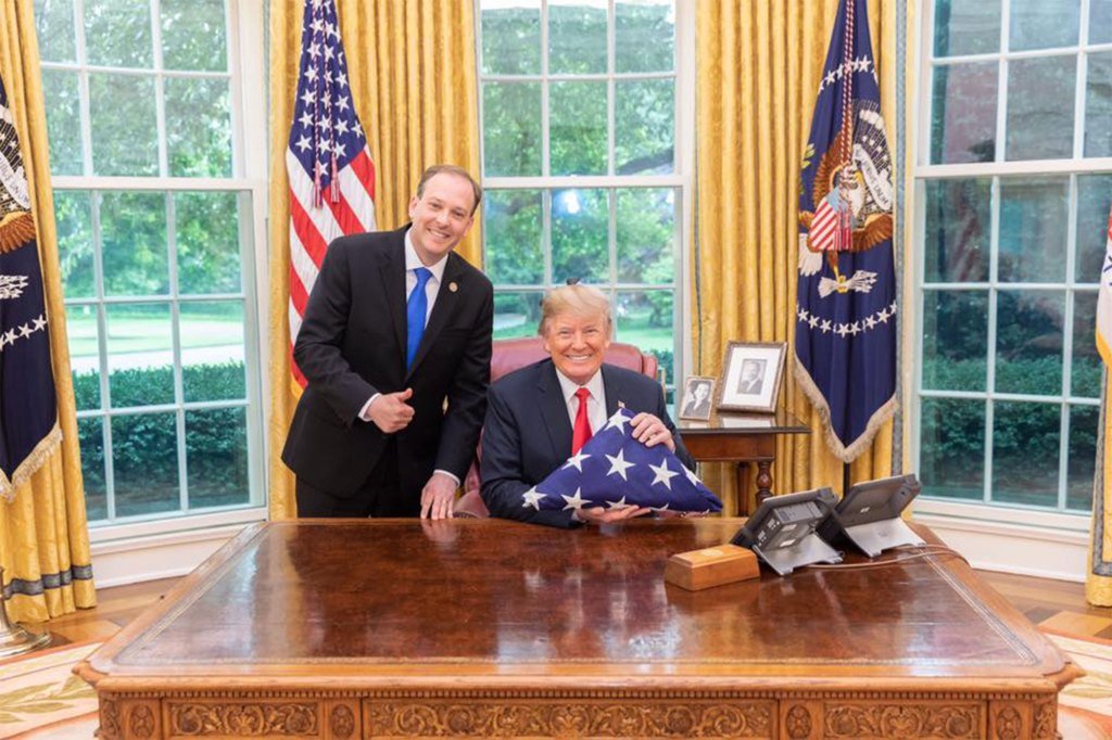 Lee Zeldin poses with former President Donald Trump in the Oval Office.