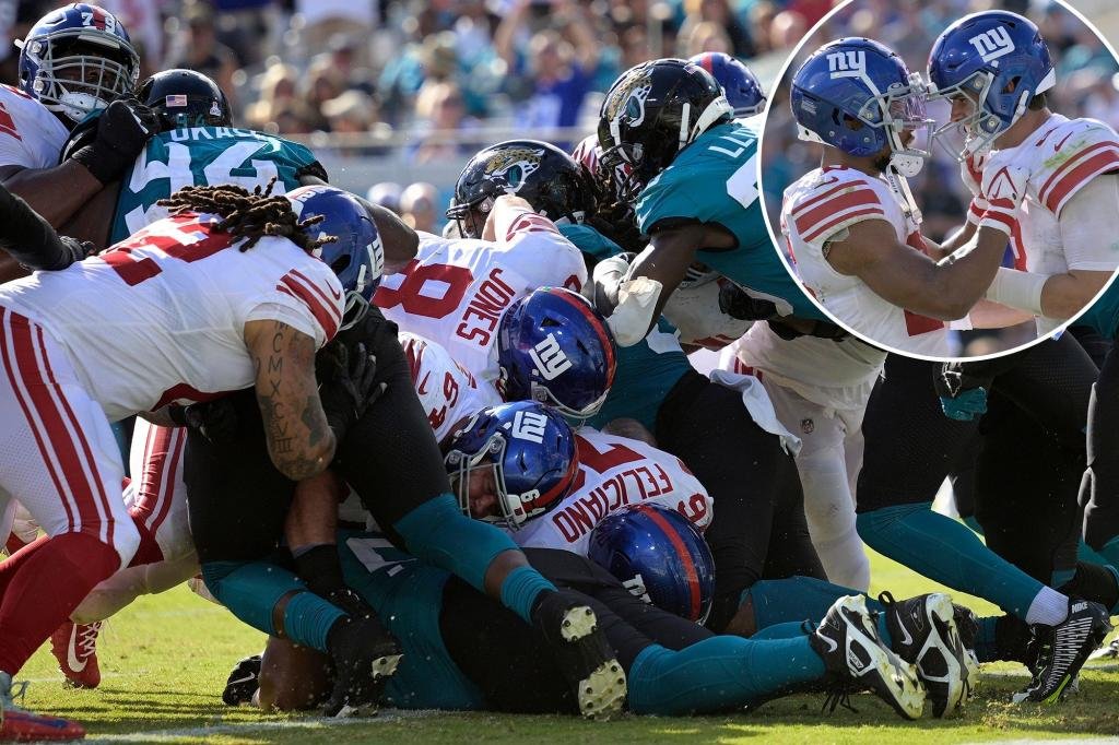 Giants escape with win over Jaguars for fourth straight victory