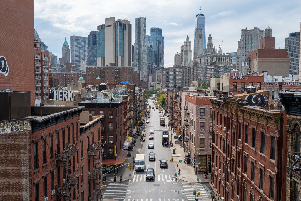 Rent prices for the average apartment in Manhattan increased by nearly $1,000 in the past year.