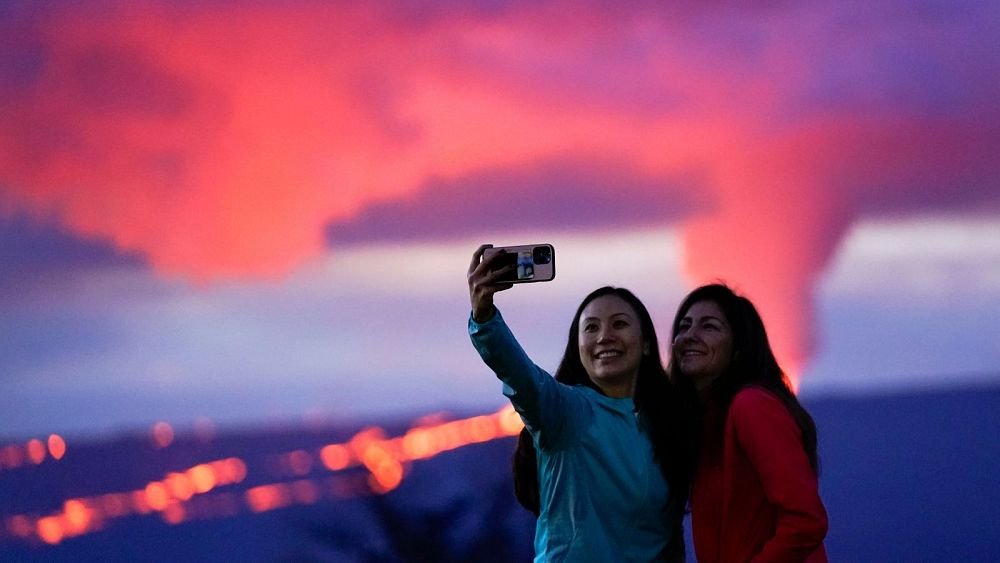 Mauna Loa volcano: Thousands flock for selfies with ‘Mother Nature showing us her face’