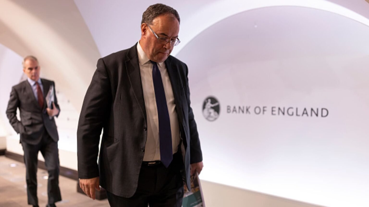 Bank of England calls for ‘urgent’ global action after near-collapse of UK pension funds