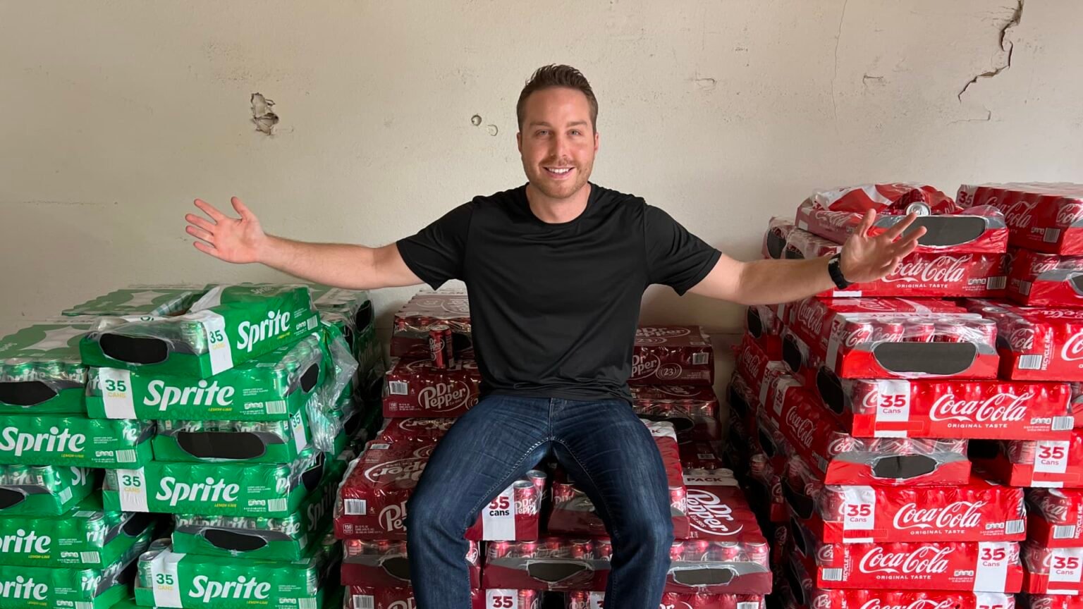 This 28-year-old built a side hustle that brings in $30,000 a month: ‘I only have to work 6 hours a week’