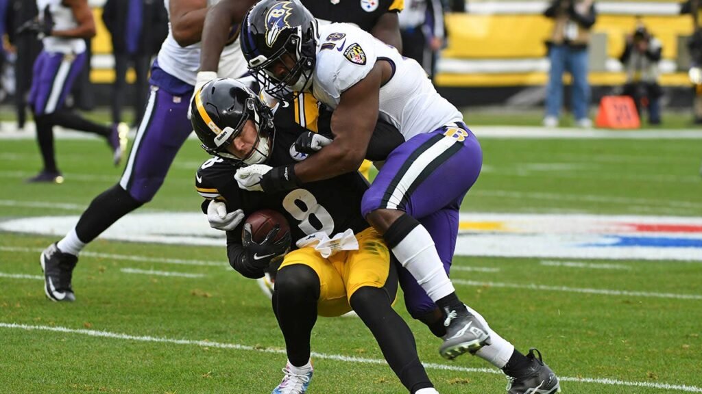 Steelers’ Kenny Pickett enters concussion protocol, ruled out for rest of Ravens game
