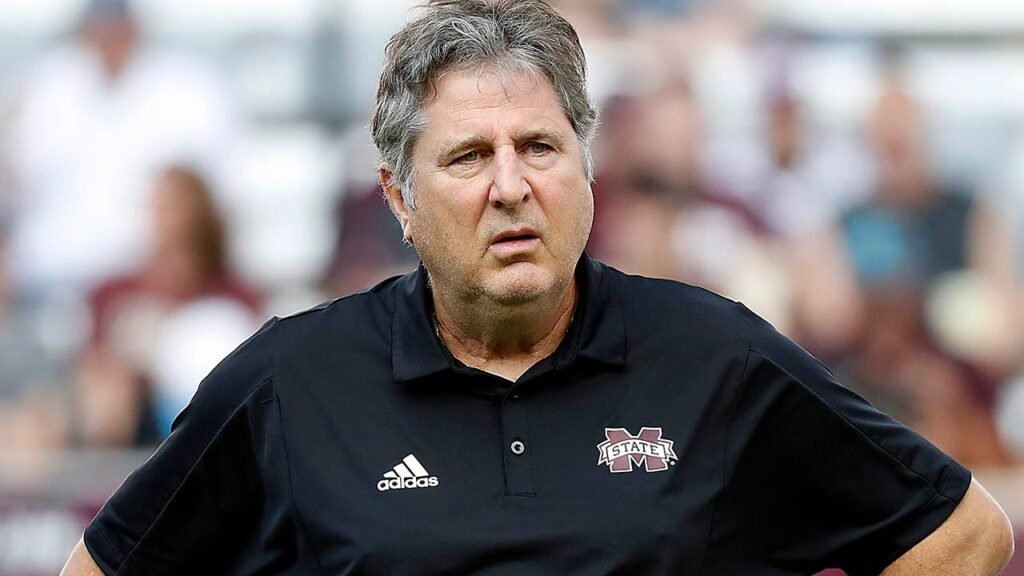 Mississippi State’s Mike Leach in critical condition as report sheds light on health issue