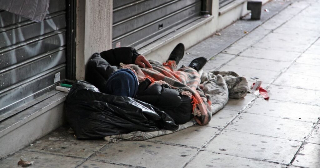 Cold weather could bring ‘high homeless death toll’ as -10C Arctic blast hits UK