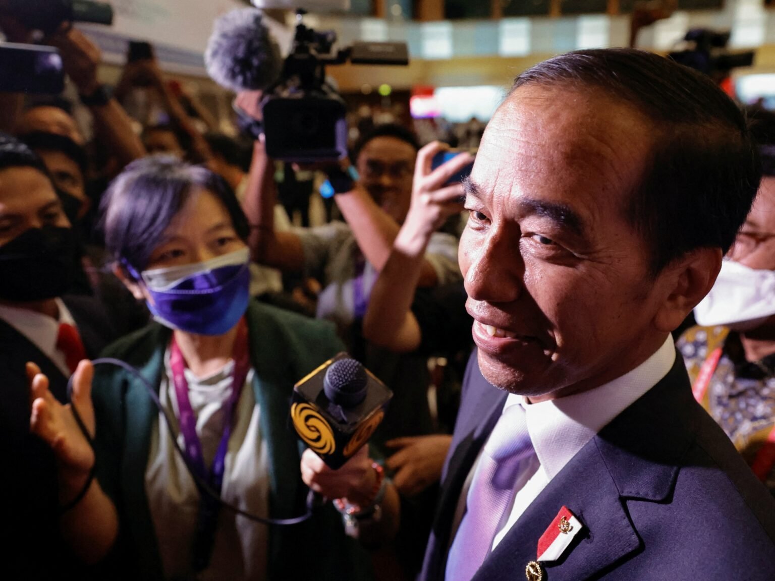 Indonesia’s Widodo calls on G20 to work to ‘end the war’
