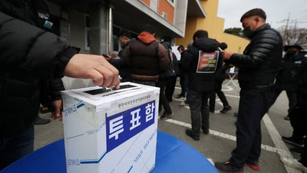 South Korean truckers vote to return to work, ending strike for minimum wage protections